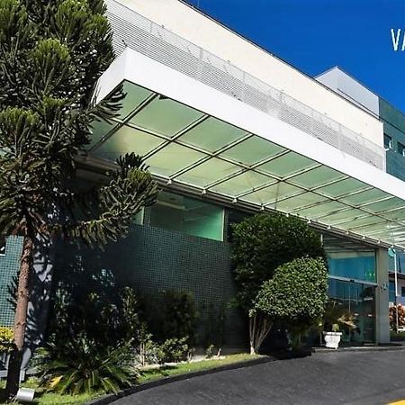 Podium Apart Hotel 바르지냐 외부 사진